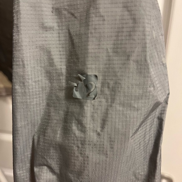 Gray Patagonia rain jacket - Picture 5 of 6